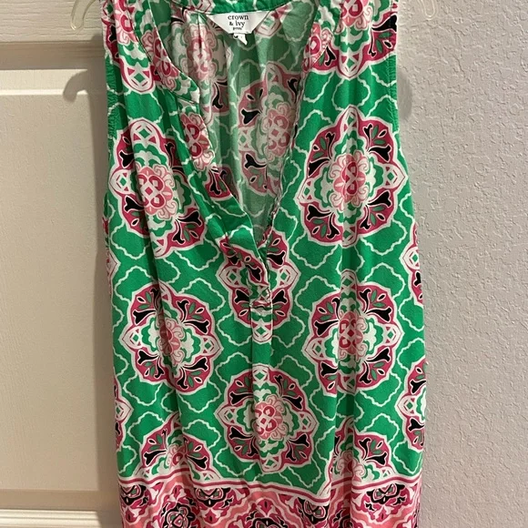 Crown & Ivy Green and Pink Patterned Top - Picture 1 of 3